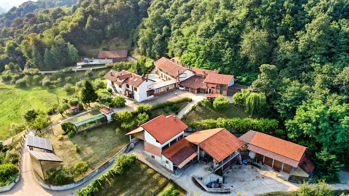Квартиры и дома в Castiglione Torinese: ориентиры м², лучшие локации, как добираться. Юрпроверка и сделка под ключ.