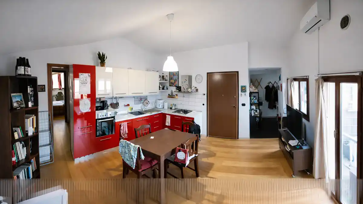 кухня в квартире в районе San Salvario Турин