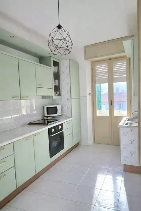 кухня в квартире Borgo Rossini Турин бюджетный сегмент