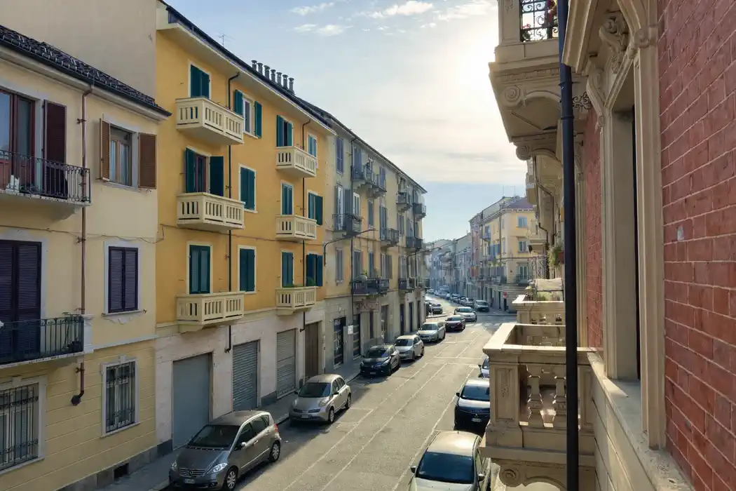 улица и район Borgo San Paolo рядом с Politecnico Турин