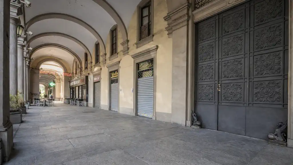 галерея исторического здания в центре Турина