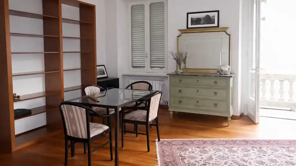 жилая зона семейной квартиры рядом с Cit Turin