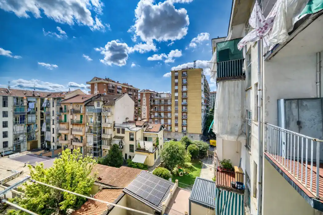 дополнительный вид района и дома Pozzo Strada Турин