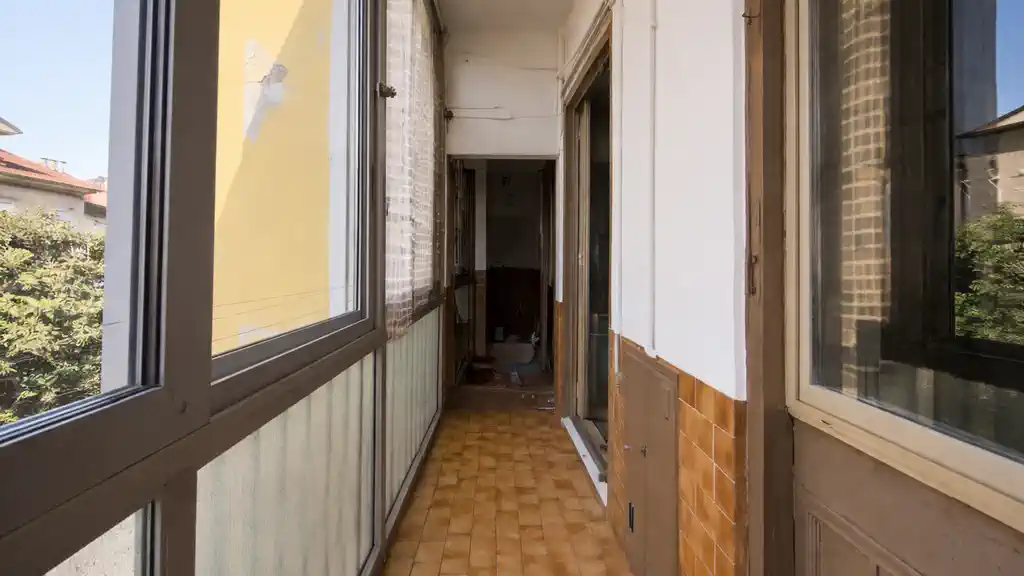 отдельная кухня квартиры в Borgo San Paolo