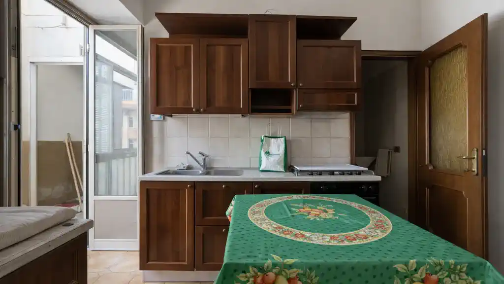 кухня в квартире Borgo San Paolo Турин
