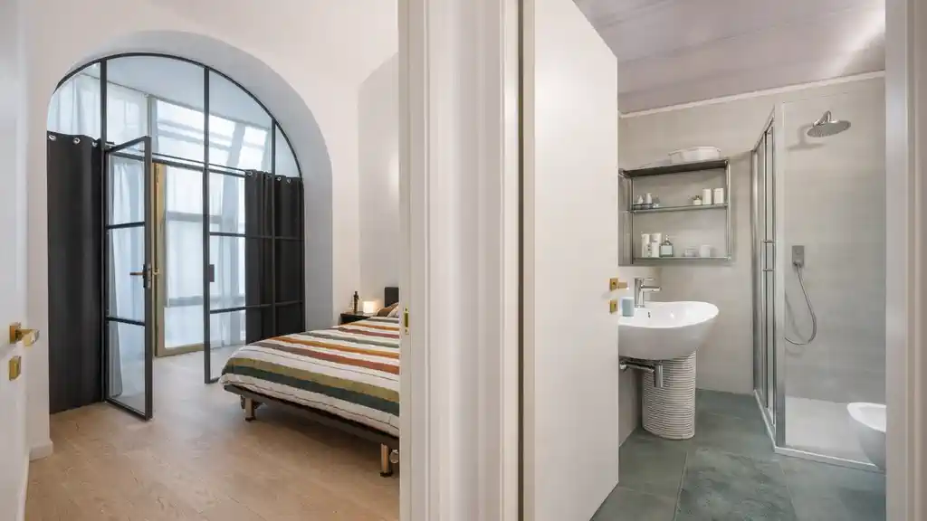 интерьер спальни с аркой в квартире Cit Turin