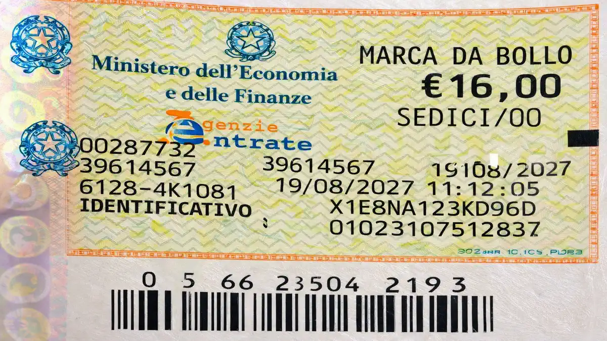 Подробное объяснение, что такое 'Marca da Bollo' в Италии, для чего она используется и где можно купить эти фискальные марки. Узнайте все детали здесь.