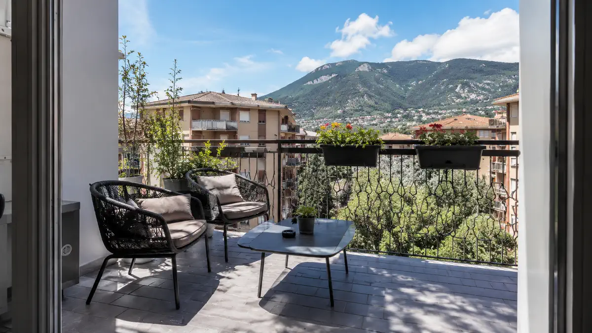 квартира 80 м² в Aosta в Zona Ovest за 215 000 евро с террасами и лифтом